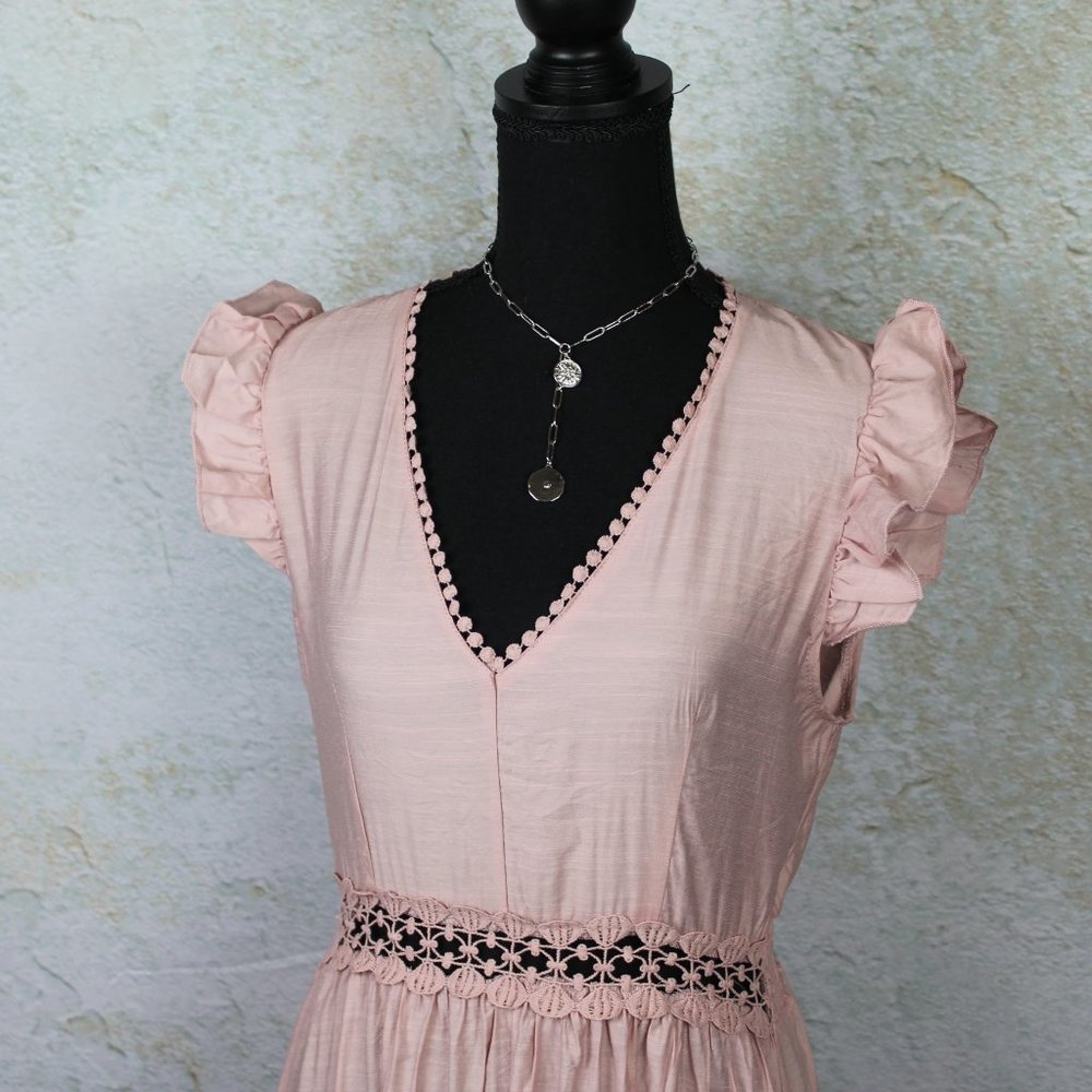 Soft Pink, Sleeveless, V-Neckline Knee Length Dress - Picture 4 of 5